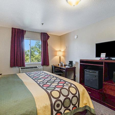 Hotel Super 8 By Wyndham Mt. Pleasant à Mount Pleasant Extérieur photo