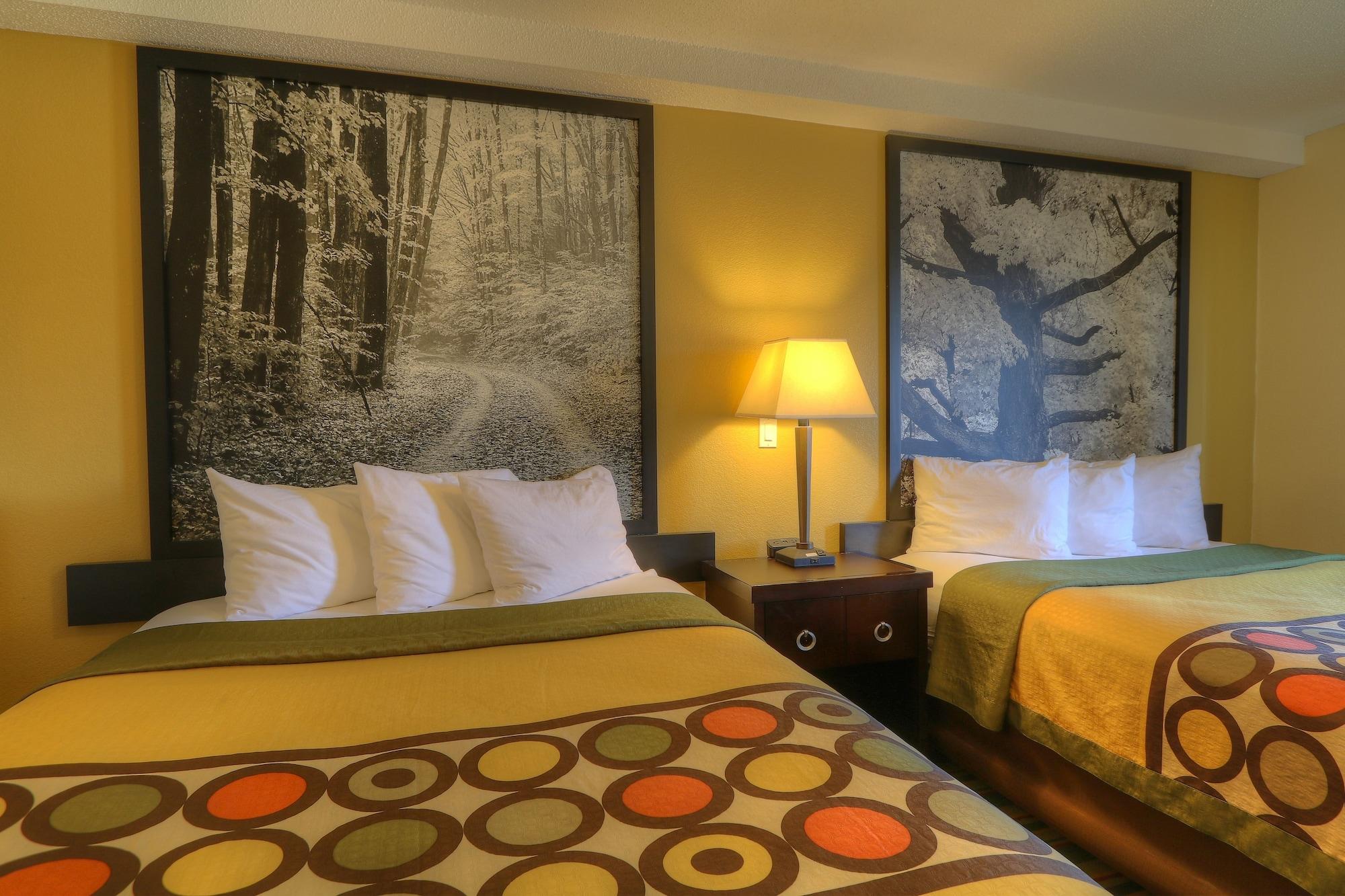 Hotel Super 8 By Wyndham Mt. Pleasant à Mount Pleasant Extérieur photo