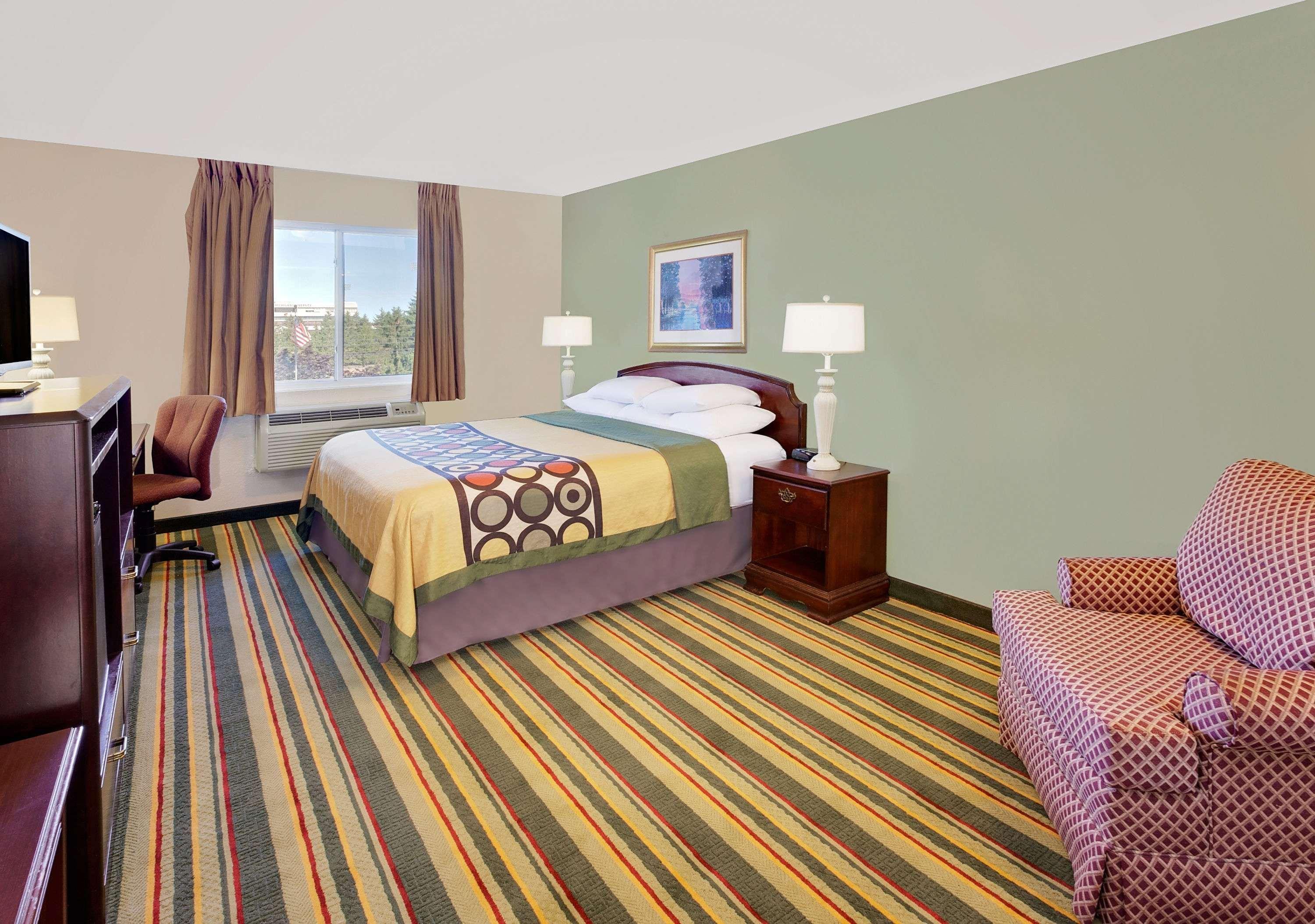 Hotel Super 8 By Wyndham Mt. Pleasant à Mount Pleasant Extérieur photo