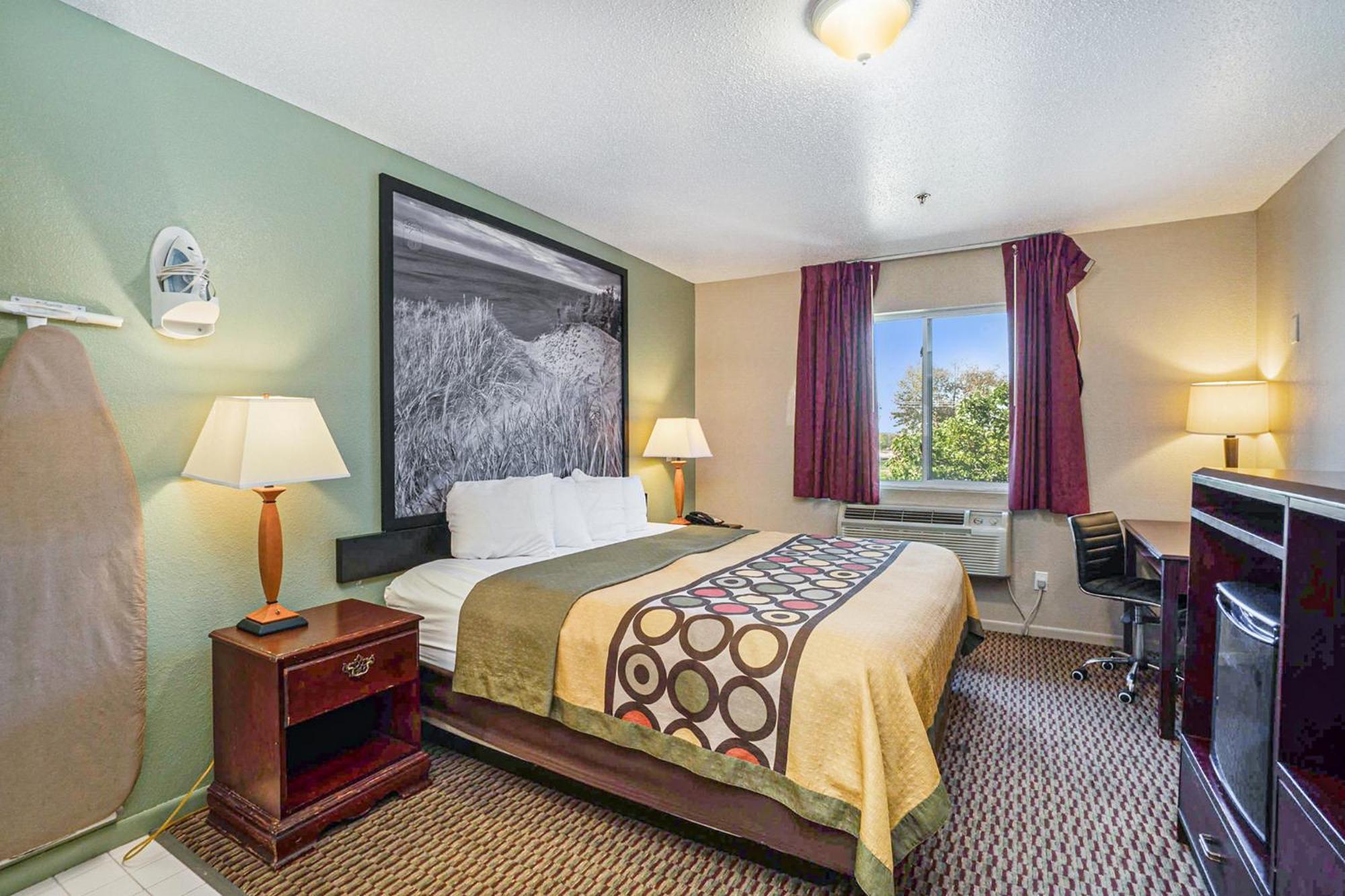 Hotel Super 8 By Wyndham Mt. Pleasant à Mount Pleasant Extérieur photo