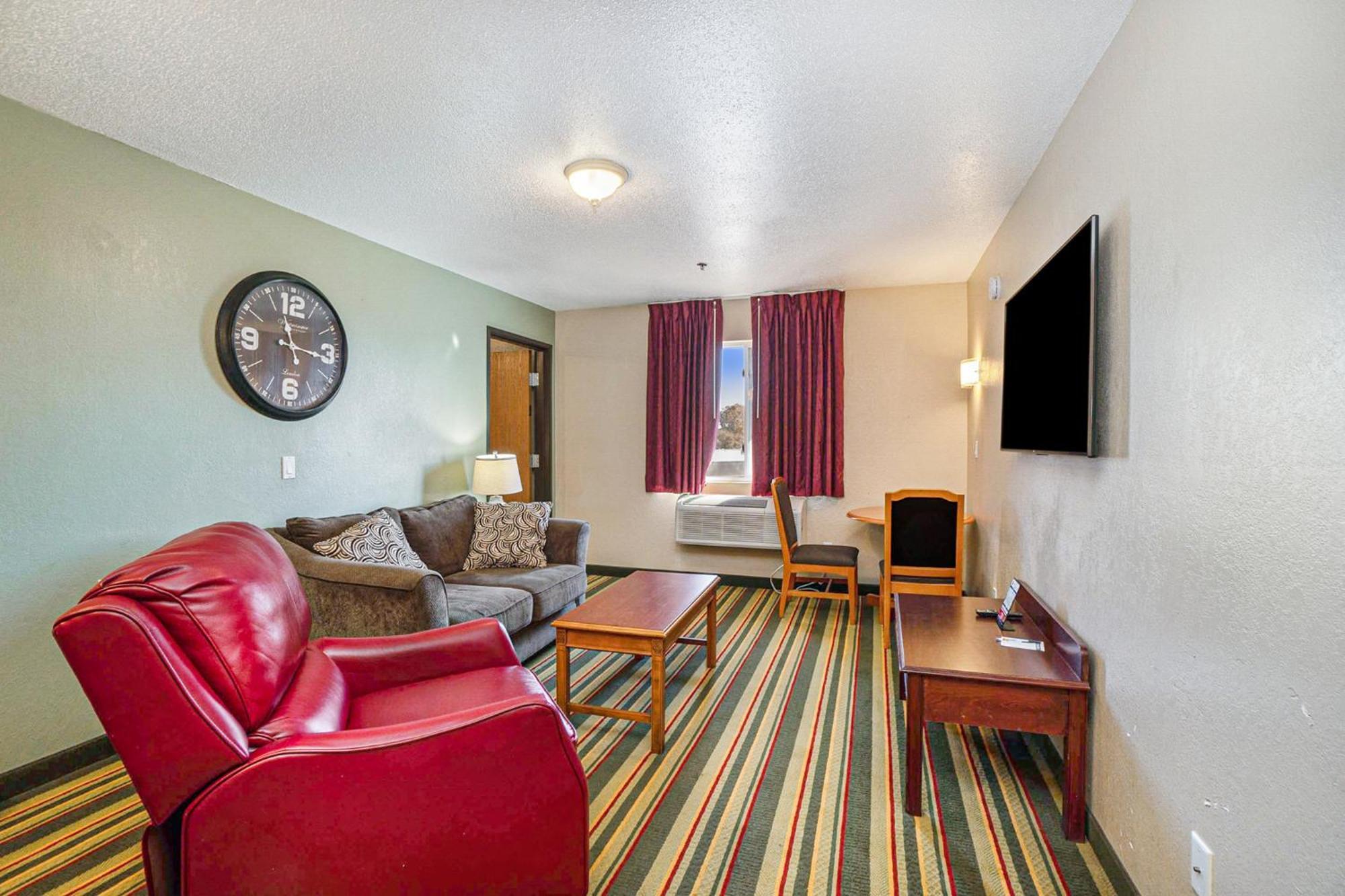Hotel Super 8 By Wyndham Mt. Pleasant à Mount Pleasant Extérieur photo