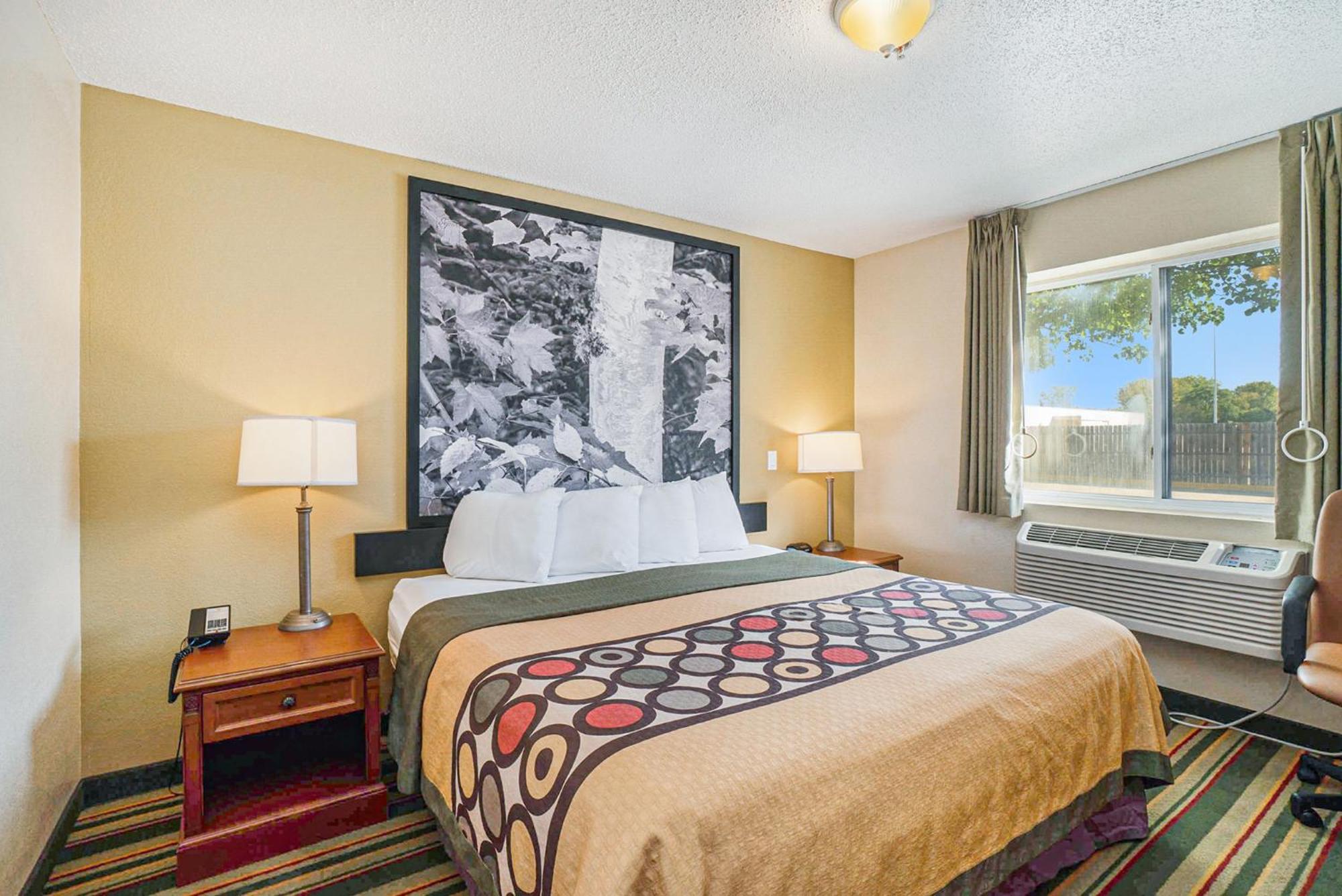 Hotel Super 8 By Wyndham Mt. Pleasant à Mount Pleasant Extérieur photo