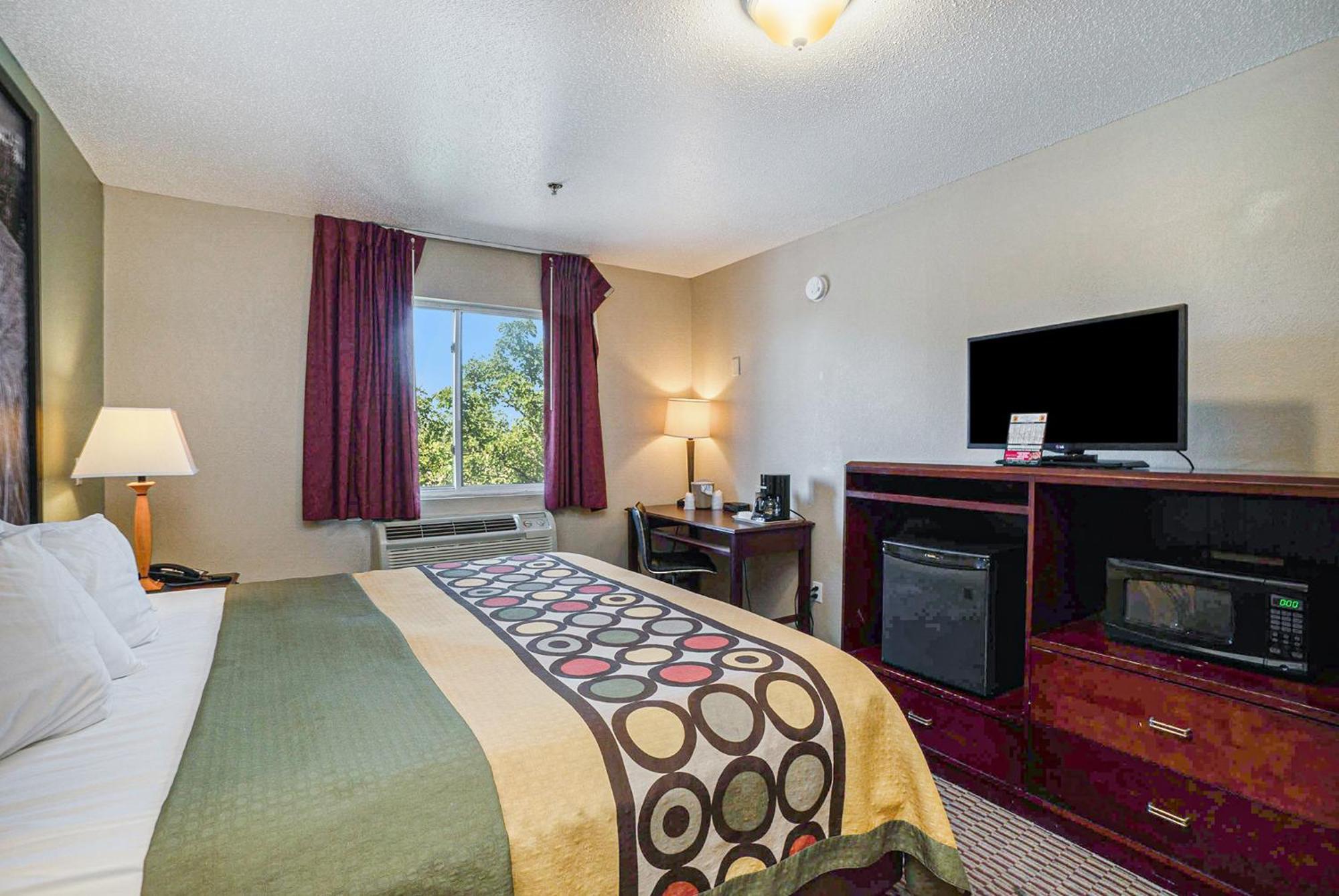 Hotel Super 8 By Wyndham Mt. Pleasant à Mount Pleasant Extérieur photo